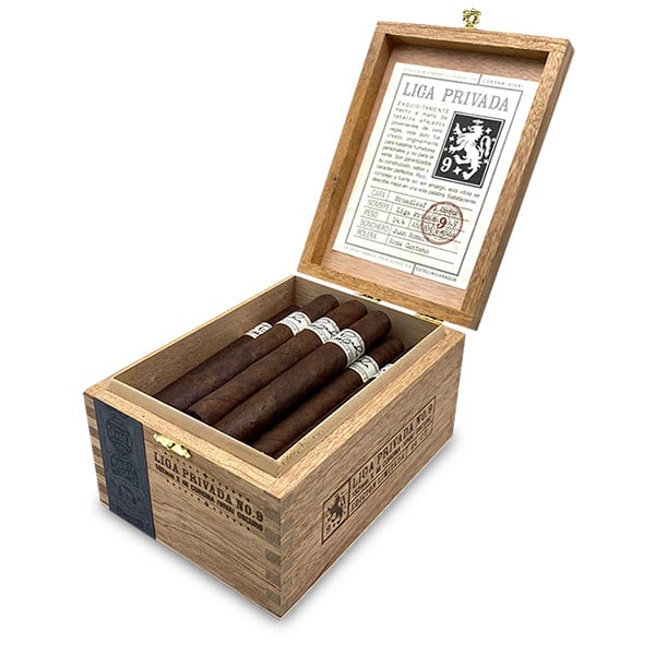 私人聯盟9號粗高朗拿LIGA PRIVADA NO.9 CORONA VIVA