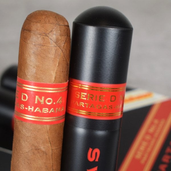 帕特加斯 D 4号铝管 Partagás Serie D No. 4 A/T
