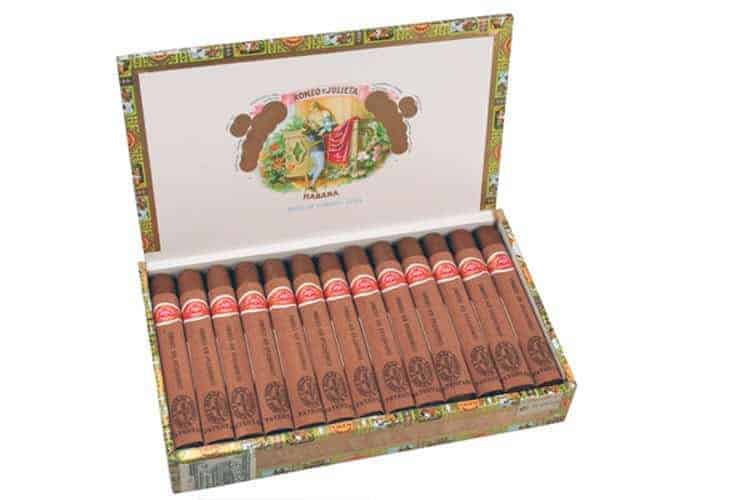 Romeo y Julieta Coronitas en Cedro (25) 